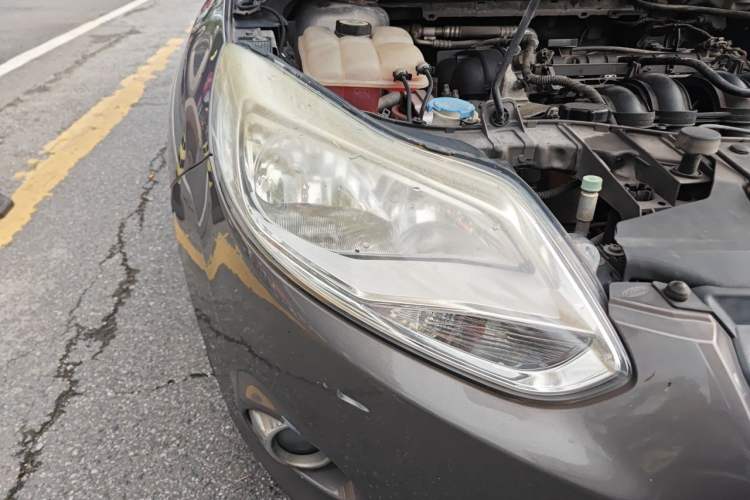 Used Ford Focus 2012 Sedan 1.6L Automatic Comfort Model Right Front Headlight