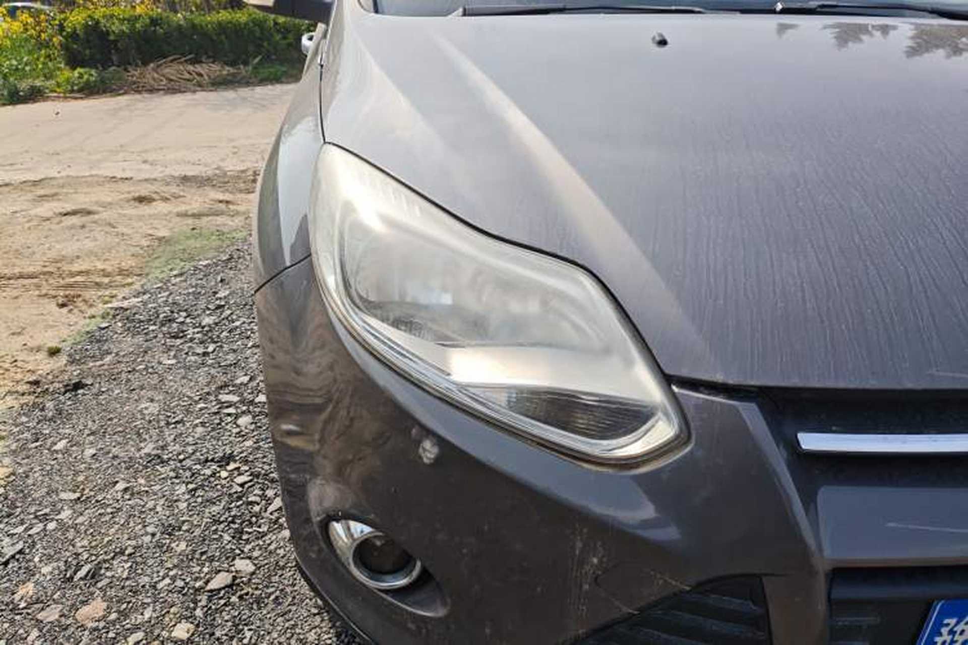 Used Ford Focus 2012 Sedan 1.6L Automatic Fashion Edition Right Front Headlight