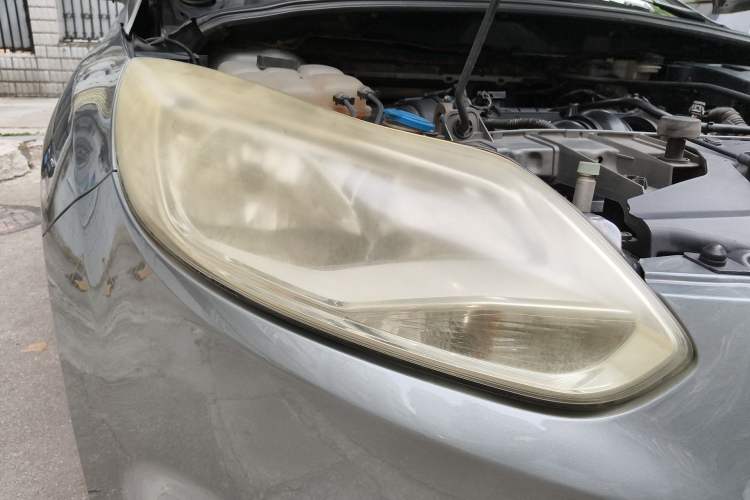 Used Ford Focus 2012 Sedan 1.6L Automatic Comfort Model Right Front Headlight
