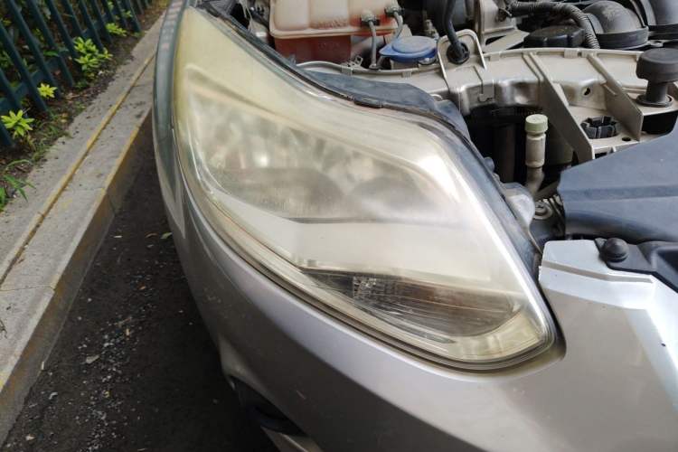Used Ford Focus 2012 Sedan 1.6L Automatic Comfort Model Right Front Headlight