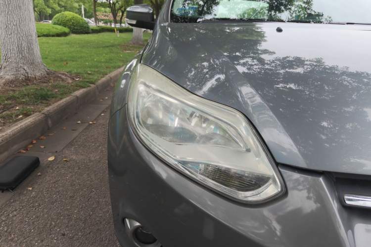 Used Ford Focus 2012 Sedan 1.6L Automatic Comfort Model Right Front Headlight
