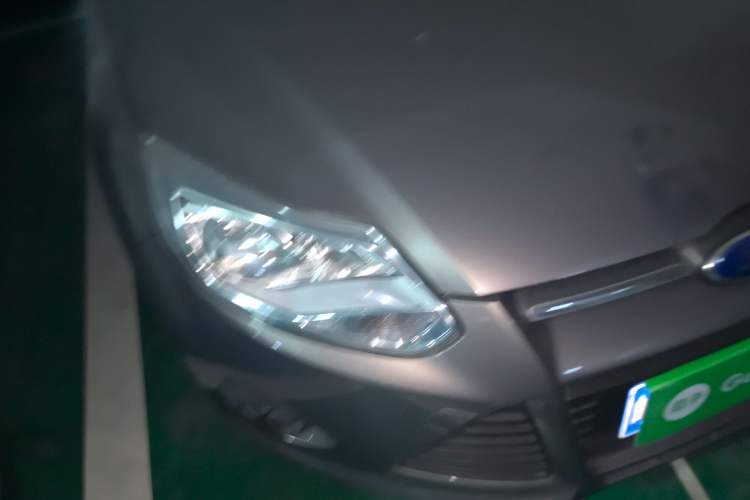 Used Ford Focus 2012 Sedan 1.6L Automatic Comfort Model Right Front Headlight