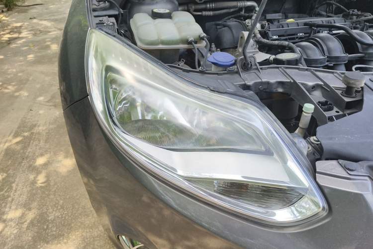 Used Ford Focus 2012 Sedan 1.6L Automatic Fashion Edition Right Front Headlight