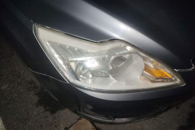 Used Ford Focus 2012 Sedan Classic 1.8L Automatic Fashion Edition Right Front Headlight