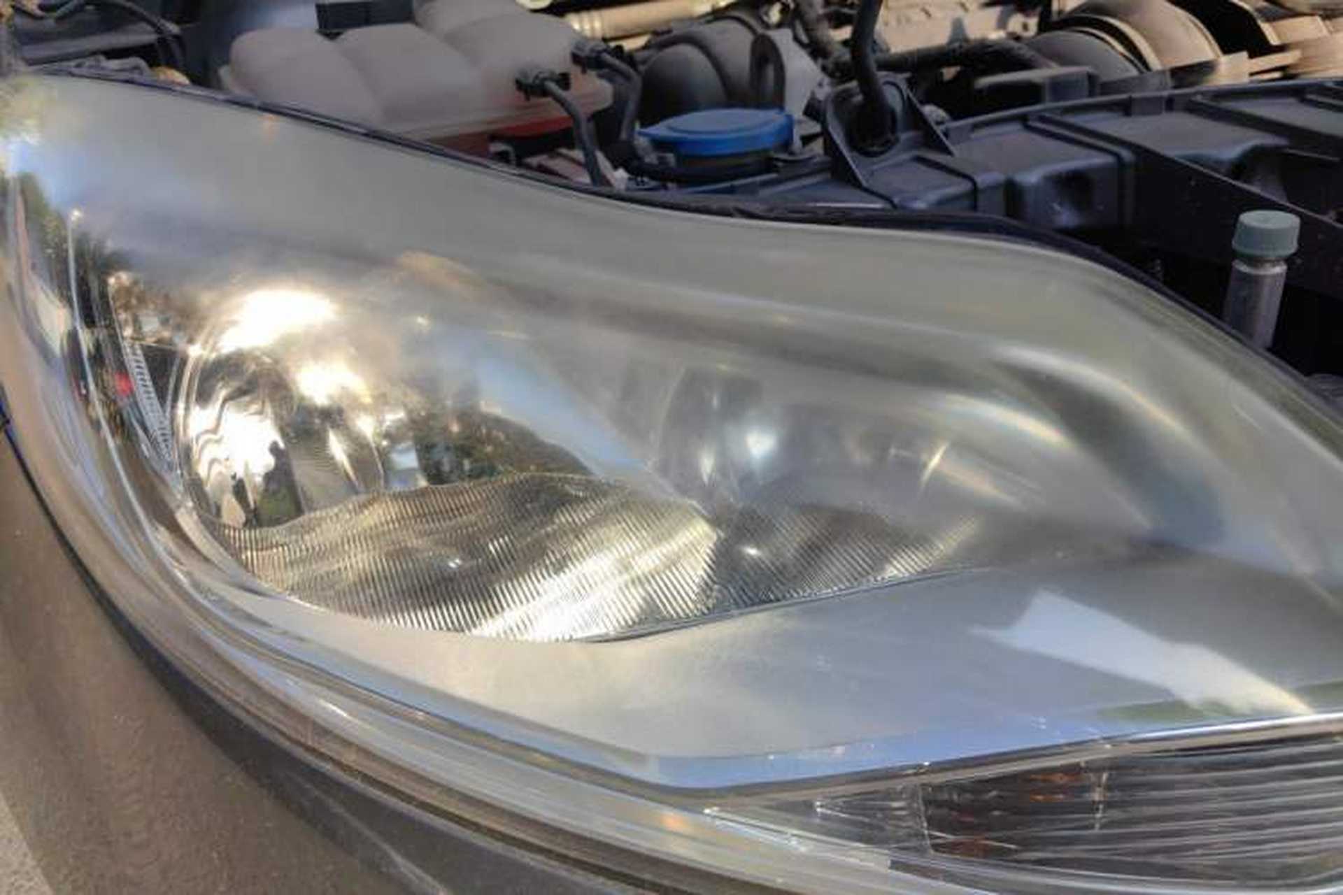 Used Ford Focus 2012 Sedan 1.6L Automatic Fashion Edition Right Front Headlight