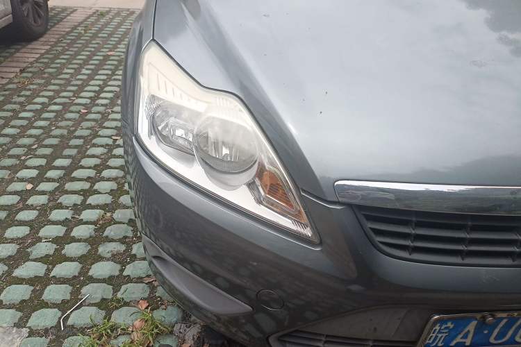 Used Ford Focus 2012 Sedan Classic 1.8L Automatic Base Model Right Front Headlight