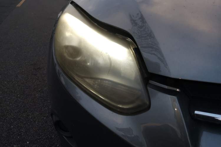 Used Ford Focus 2012 Sedan 1.6L Automatic Comfort Model Right Front Headlight