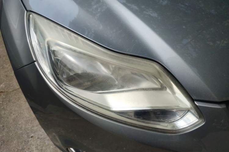 Used Ford Focus 2012 Sedan 1.6L Automatic Fashion Edition Right Front Headlight