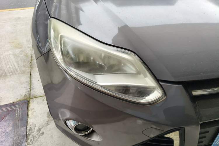 Used Ford Focus 2012 Sedan 1.6L Automatic Comfort Model Right Front Headlight