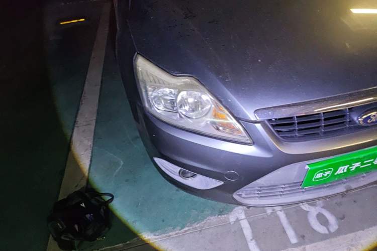 Used Ford Focus 2012 Sedan Classic 1.8L Manual Fashion Edition Right Front Headlight