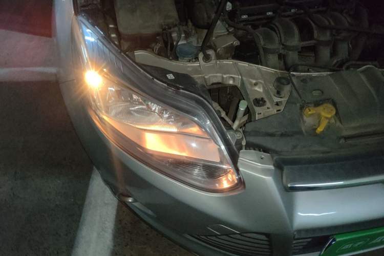 Used Ford Focus 2012 Sedan 1.6L Automatic Fashion Edition Right Front Headlight