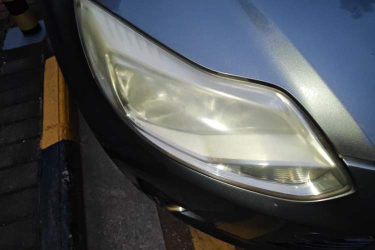 Used Ford Focus 2012 Sedan 1.6L Automatic Prestige Model Right Front Headlight