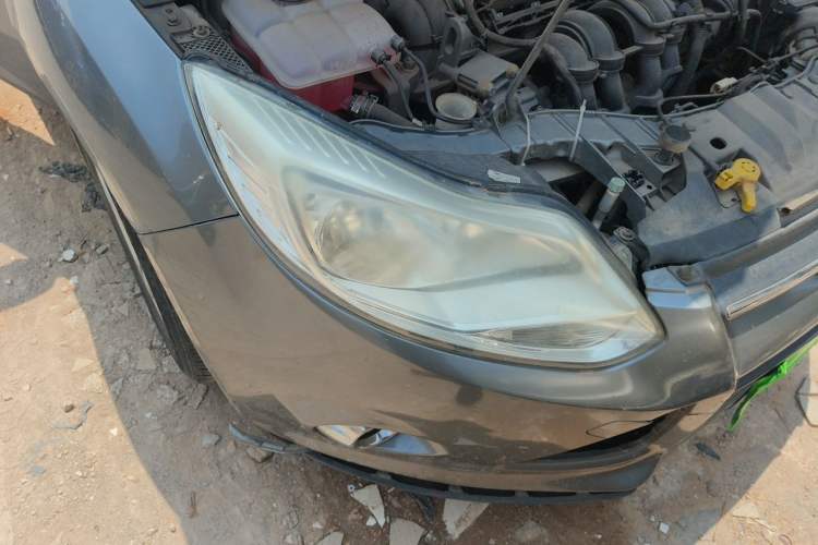 Used Ford Focus 2012 Sedan 1.6L Manual Fashion Edition Right Front Headlight