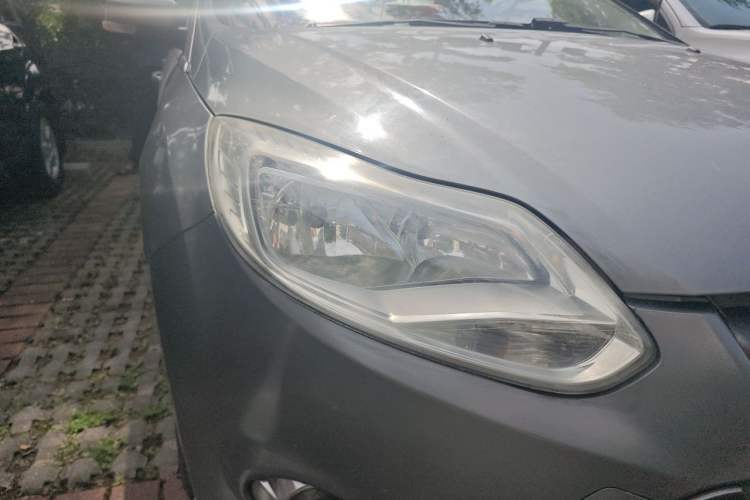 Used Ford Focus 2012 Sedan 1.6L Automatic Fashion Edition Right Front Headlight