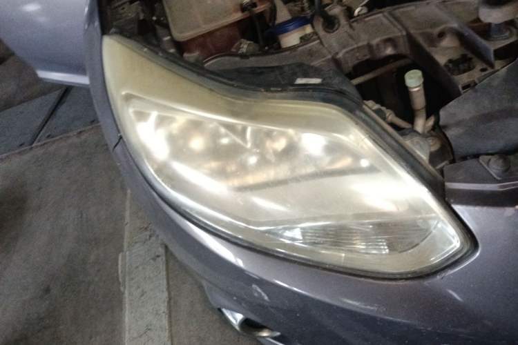 Used Ford Focus 2012 Sedan 1.6L Automatic Fashion Edition Right Front Headlight