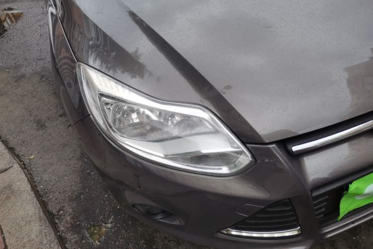 Used Ford Focus 2012 Sedan 1.6L Automatic Comfort Model Right Front Headlight