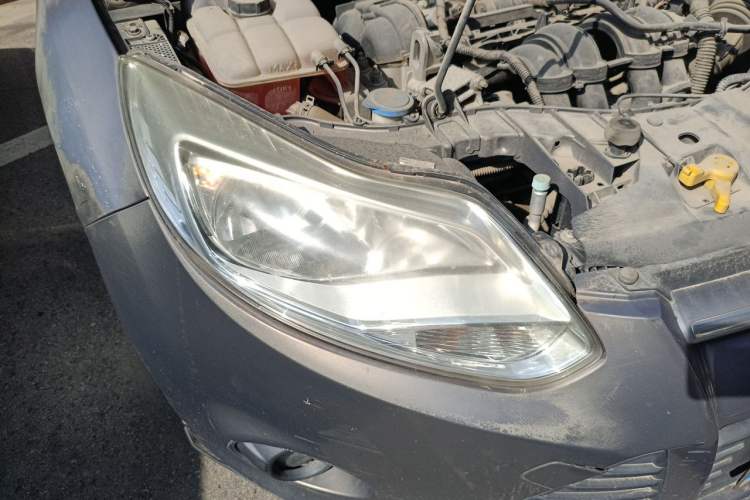 Used Ford Focus 2012 Sedan 1.6L Manual Comfort Model Right Front Headlight