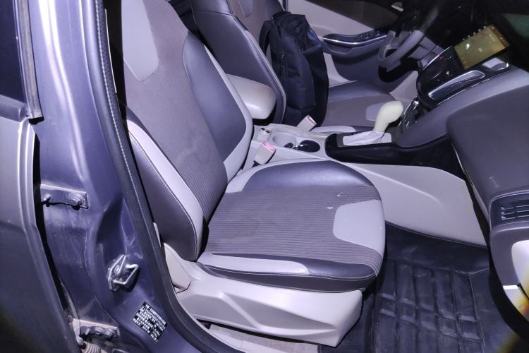 Used Ford Focus 2012 Sedan 1.6L Automatic Fashion Edition Right Front Seat