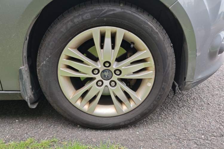 Used Ford Focus 2012 Sedan 1.6L Manual Comfort Model Right Front Wheel Hub