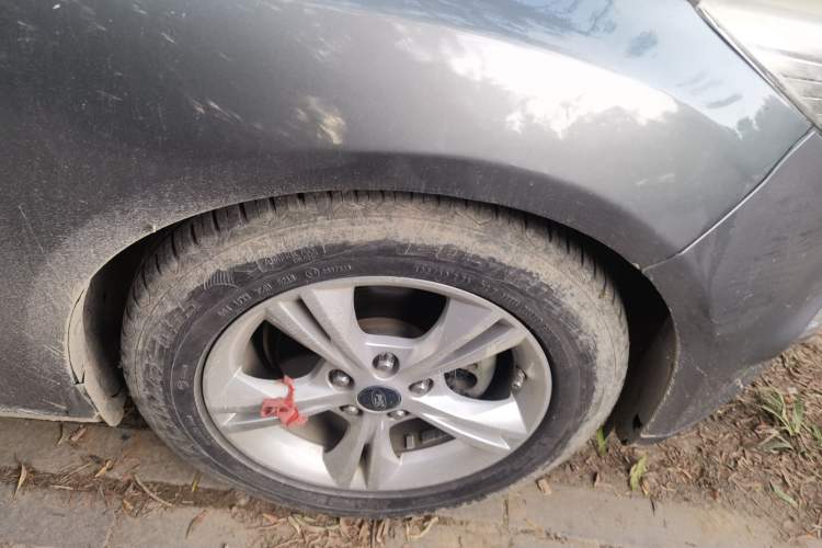 Used Ford Focus 2012 Hatchback 1.6L Automatic Fashion Edition Right Front Wheel Hub