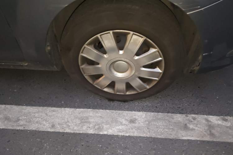 Used Ford Focus 2012 Sedan Classic 1.8L Manual Base Model Right Front Wheel Hub