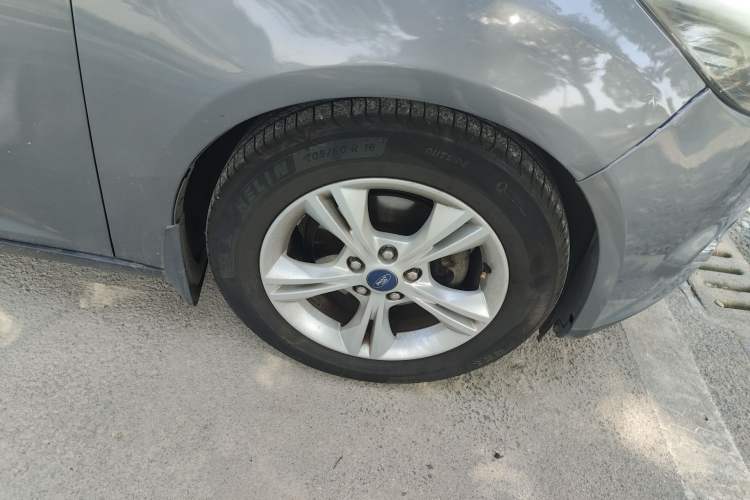 Used Ford Focus 2012 Sedan 1.6L Automatic Fashion Edition Right Front Wheel Hub