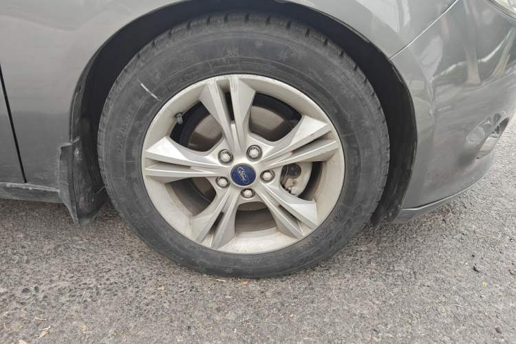 Used Ford Focus 2012 Hatchback 1.6L Manual Fashion Edition Right Front Wheel Hub