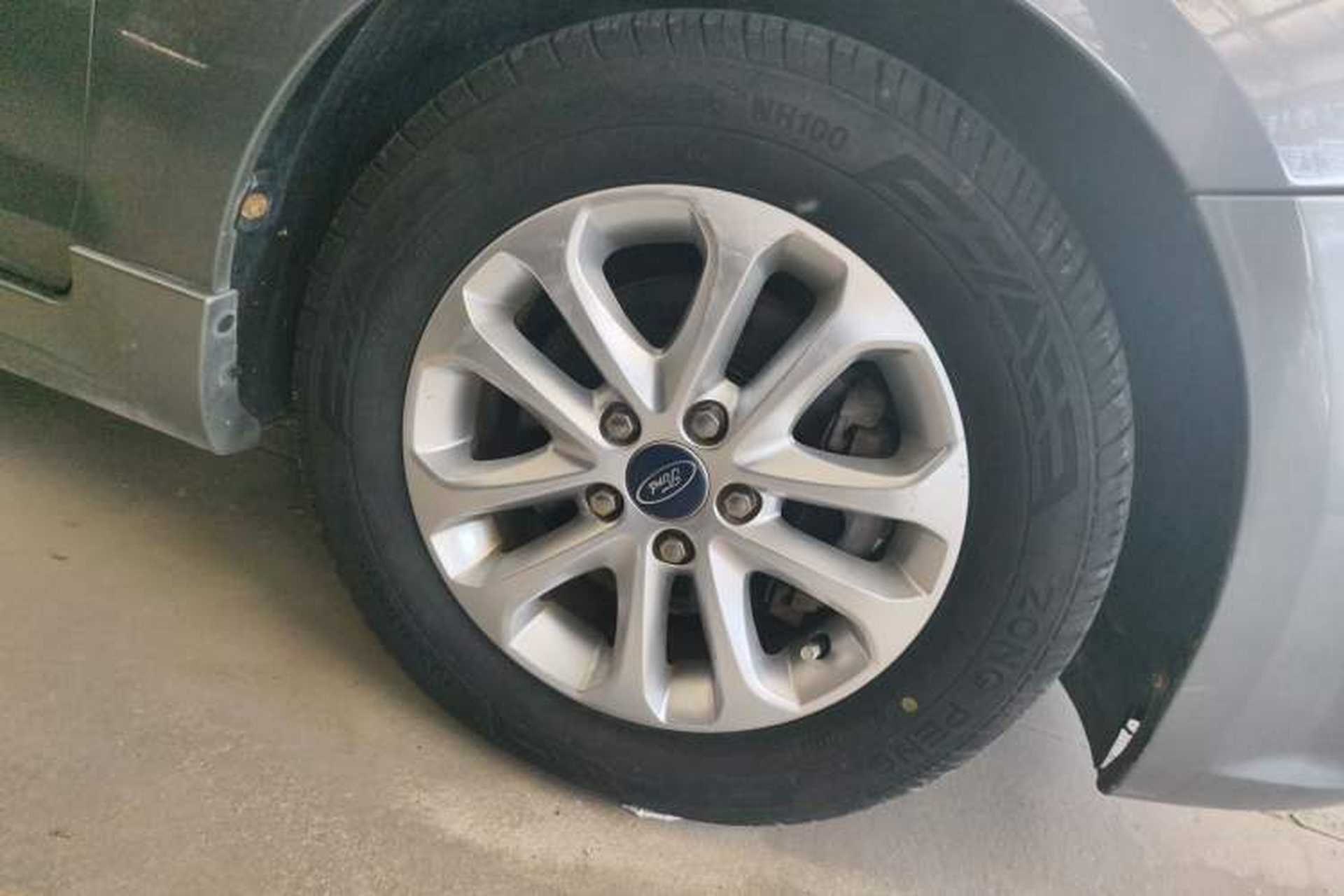 Used Ford Focus 2012 Hatchback Classic 1.8L Manual Fashion Edition Right Front Wheel Hub