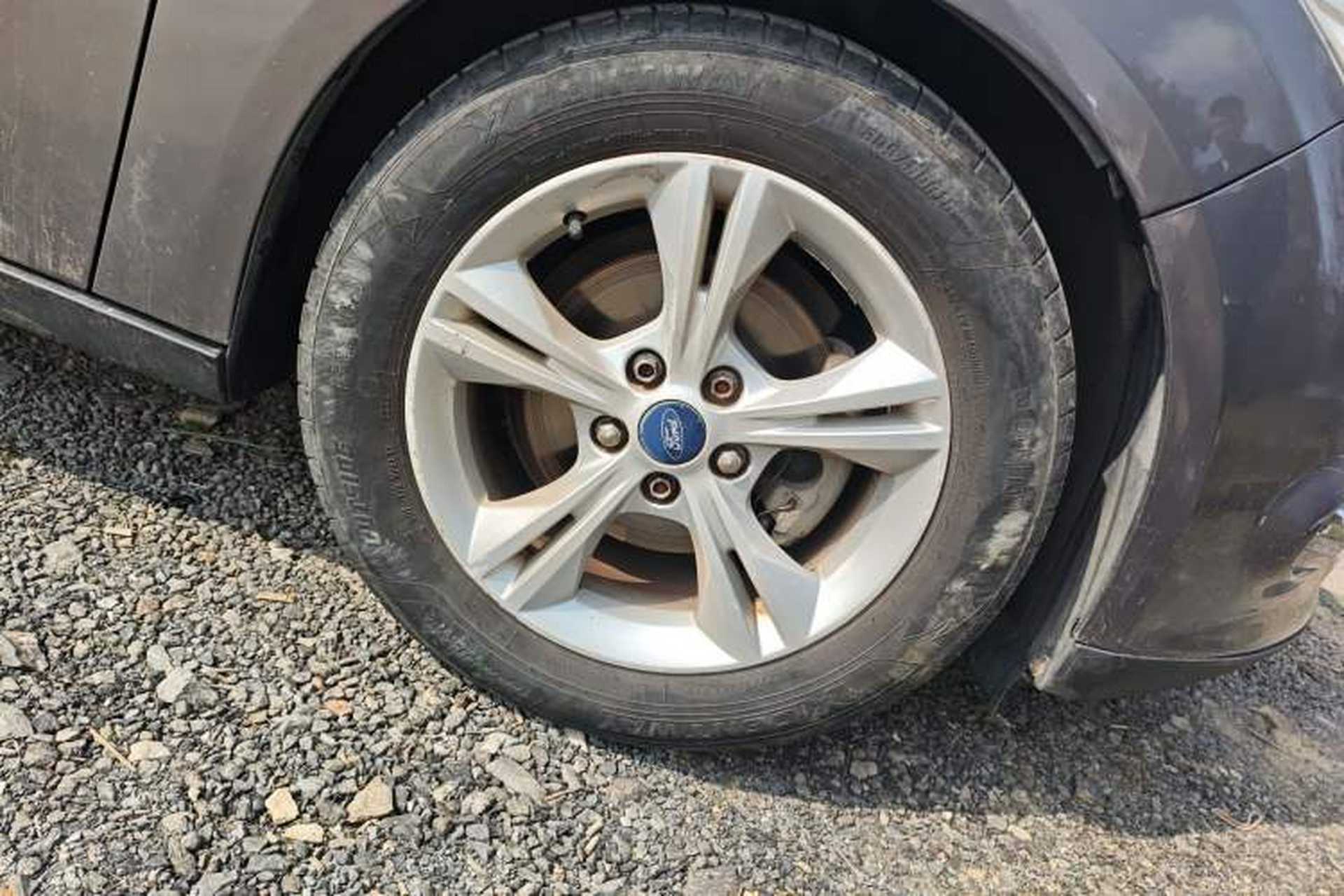Used Ford Focus 2012 Sedan 1.6L Automatic Fashion Edition Right Front Wheel Hub