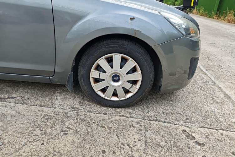 Used Ford Focus 2012 Hatchback Classic 1.8L Automatic Base Model Right Front Wheel Hub