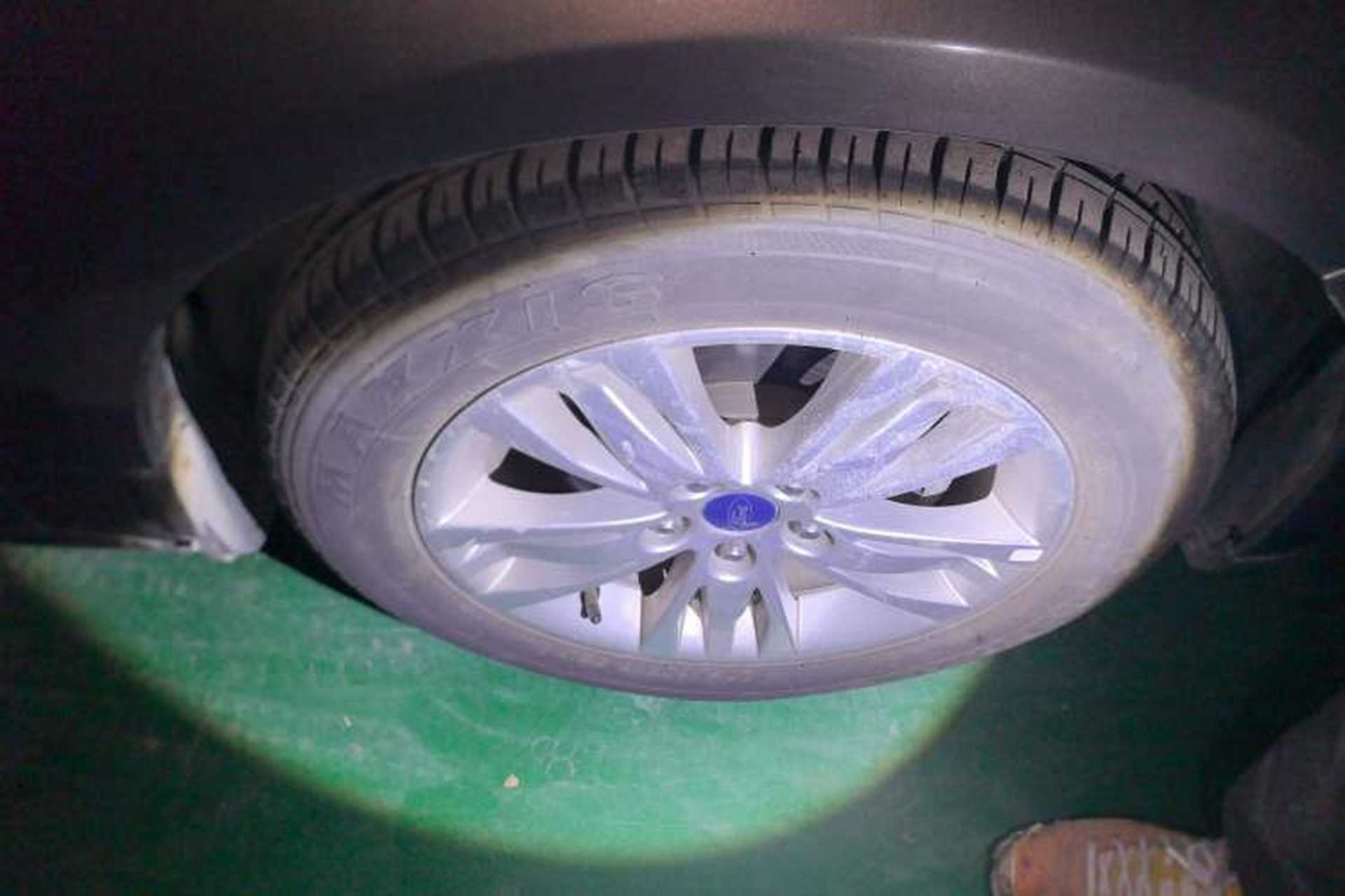Used Ford Focus 2012 Sedan 1.6L Automatic Comfort Model Right Front Wheel Hub