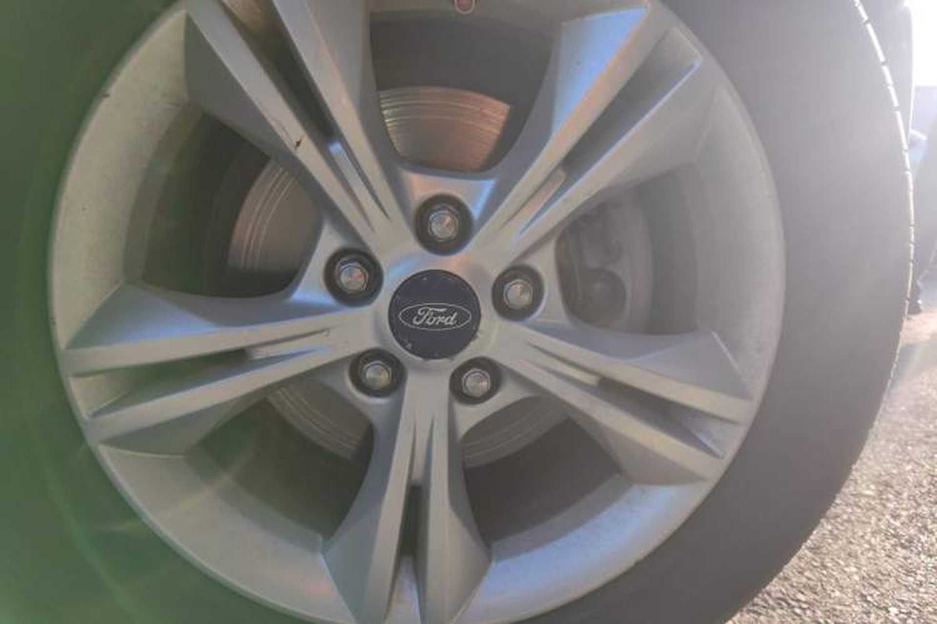 Used Ford Focus 2012 Sedan 1.6L Automatic Fashion Edition Right Front Wheel Hub
