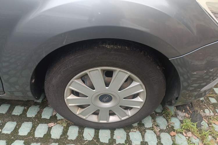 Used Ford Focus 2012 Sedan Classic 1.8L Automatic Base Model Right Front Wheel Hub