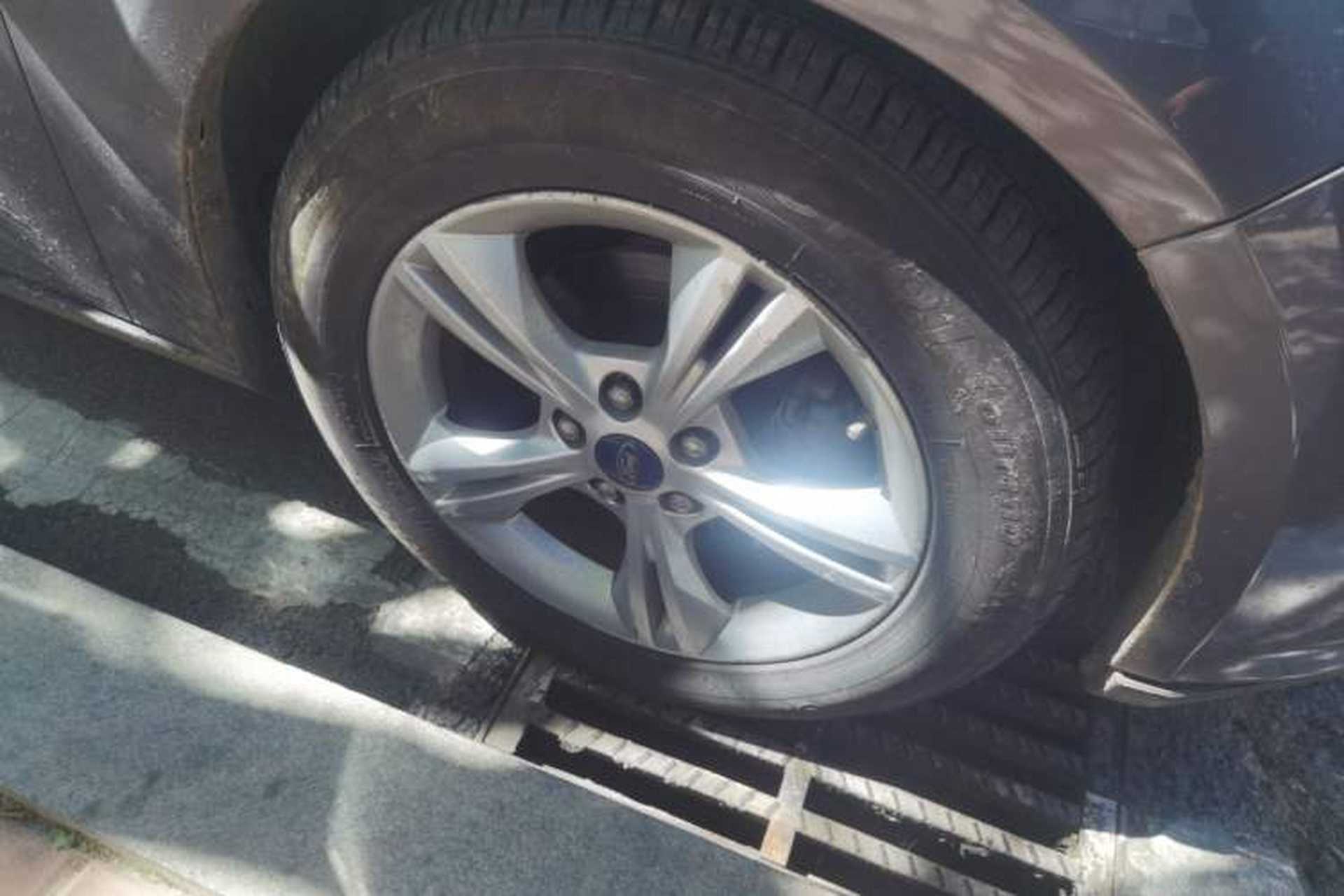 Used Ford Focus 2012 Sedan 1.6L Automatic Comfort Model Right Front Wheel Hub