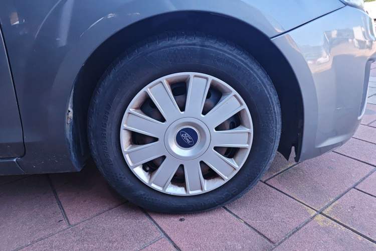 Used Ford Focus 2012 Hatchback Classic 1.8L Manual Base Model Right Front Wheel Hub