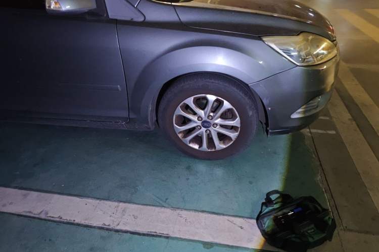 Used Ford Focus 2012 Sedan Classic 1.8L Manual Fashion Edition Right Front Wheel Hub