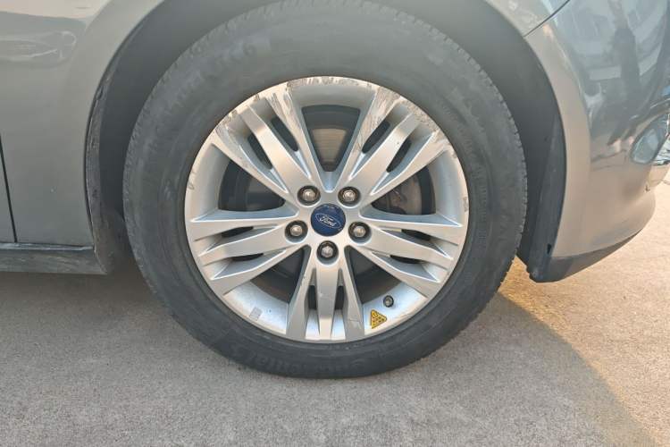 Used Ford Focus 2012 Hatchback 1.6L Automatic Comfort Model Right Front Wheel Hub