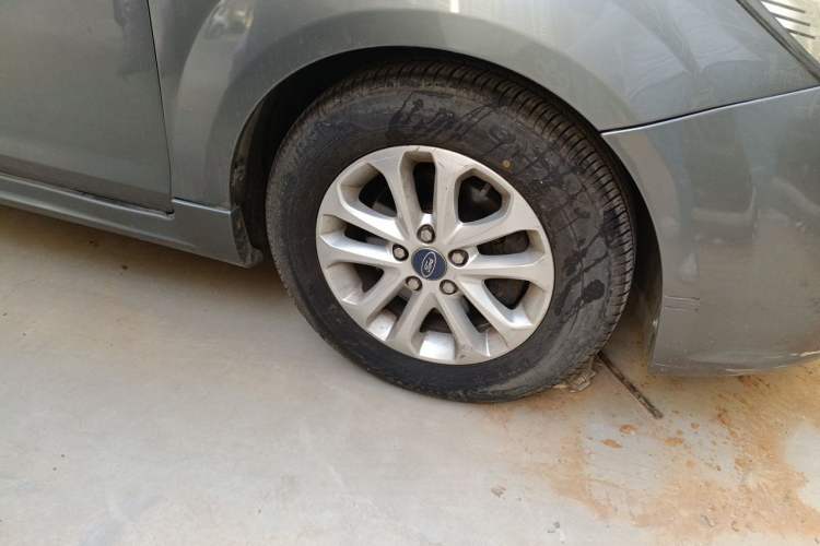 Used Ford Focus 2012 Hatchback Classic 1.8L Manual Base Model Right Front Wheel Hub