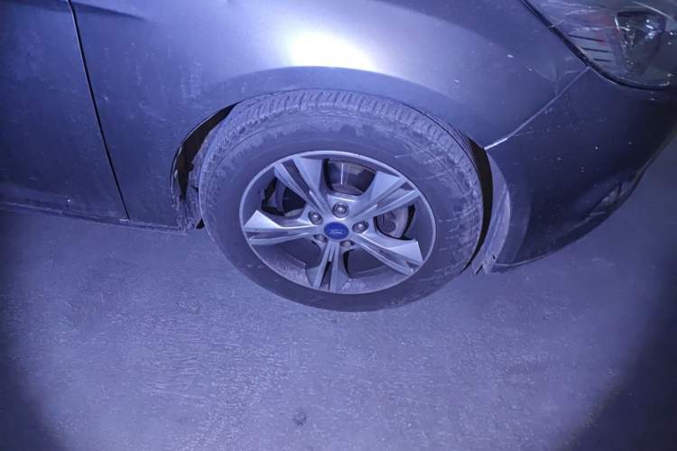Used Ford Focus 2012 Sedan 1.6L Automatic Fashion Edition Right Front Wheel Hub