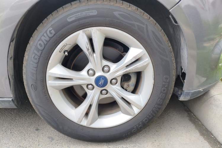 Used Ford Focus 2012 Sedan 1.6L Automatic Fashion Edition Right Front Wheel Hub