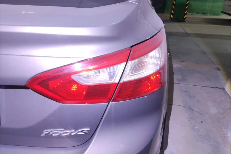 Used Ford Focus 2012 Sedan 1.6L Automatic Fashion Edition Right Rear Taillight