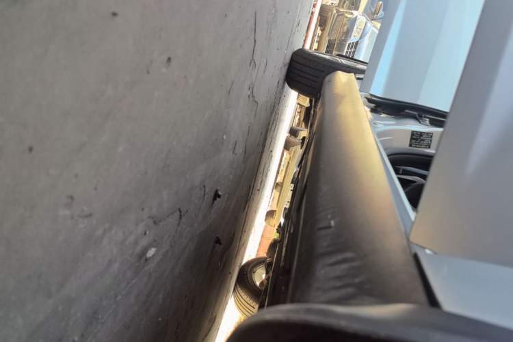 Used Ford Focus 2012 Sedan 1.6L Automatic Fashion Edition Right Side Sill