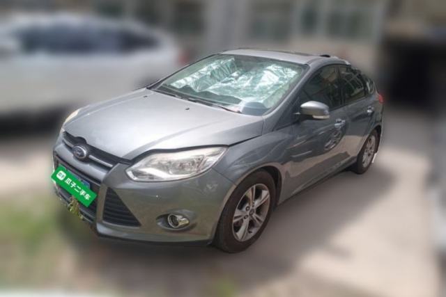 Ford Focus 2012 Hatchback 1.6L Automatic Fashion Edition مستعملة