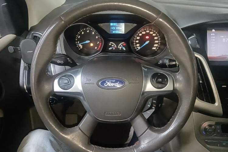 Used Ford Focus 2012 Sedan 1.6L Automatic Fashion Edition Steering Wheel
