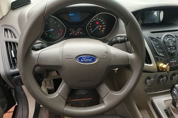 Used Ford Focus 2012 Sedan 1.6L Automatic Comfort Model Steering Wheel