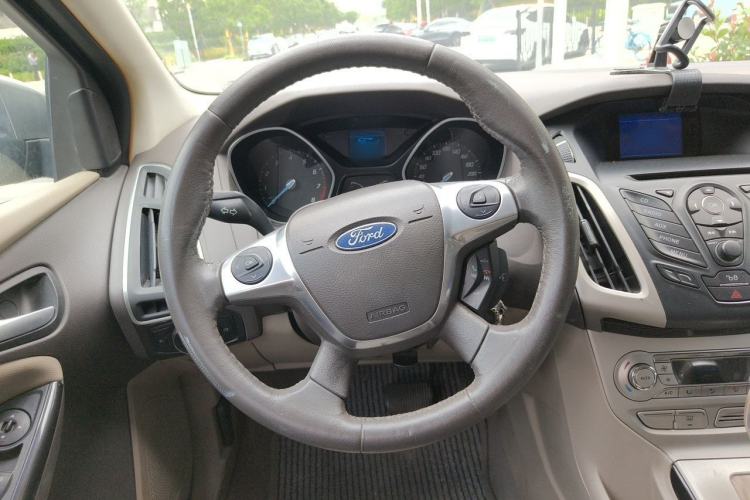 Used Ford Focus 2012 Sedan 1.6L Automatic Fashion Edition Steering Wheel