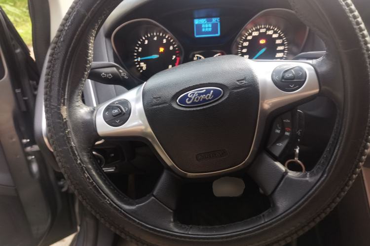 Used Ford Focus 2012 Hatchback 1.6L Automatic Fashion Edition Steering Wheel