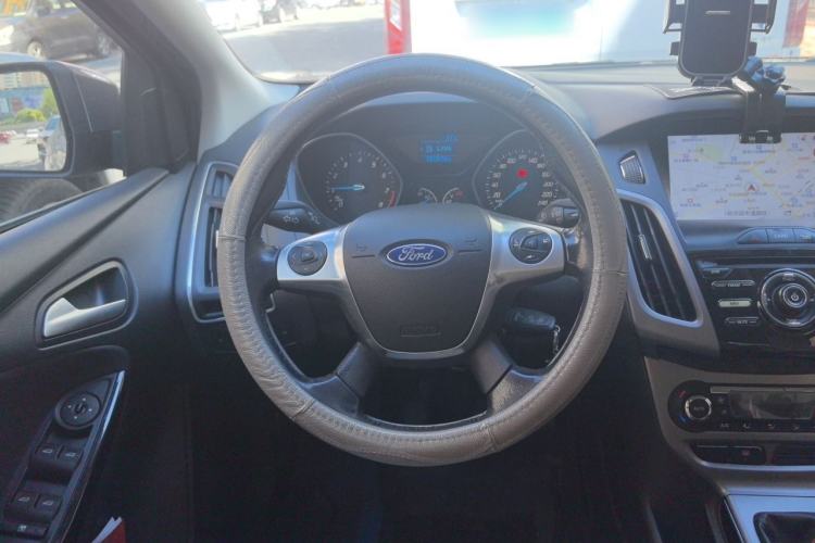 Used Ford Focus 2012 Sedan 1.6L Manual Fashion Edition Steering Wheel