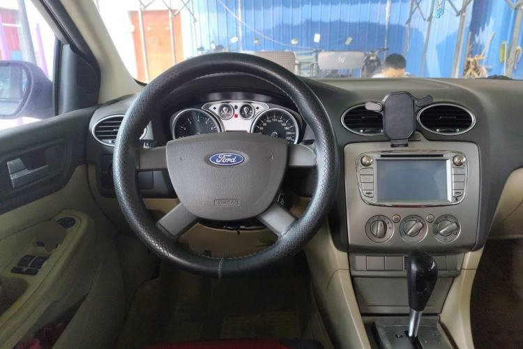 Used Ford Focus 2012 Sedan Classic 1.8L Automatic Fashion Edition Steering Wheel