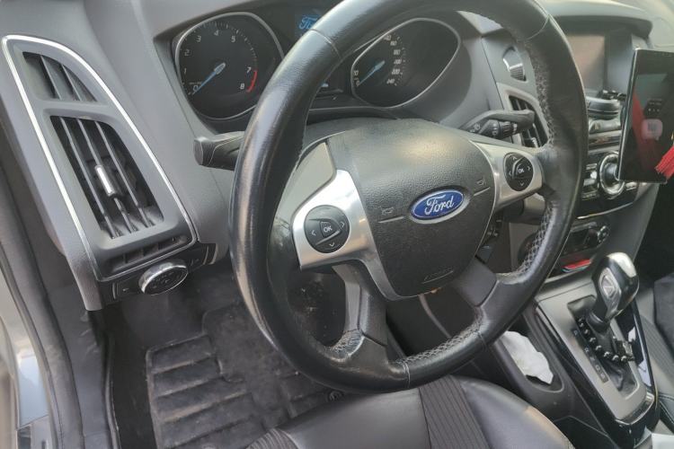 Used Ford Focus 2012 Sedan 1.6L Automatic Fashion Edition Steering Wheel